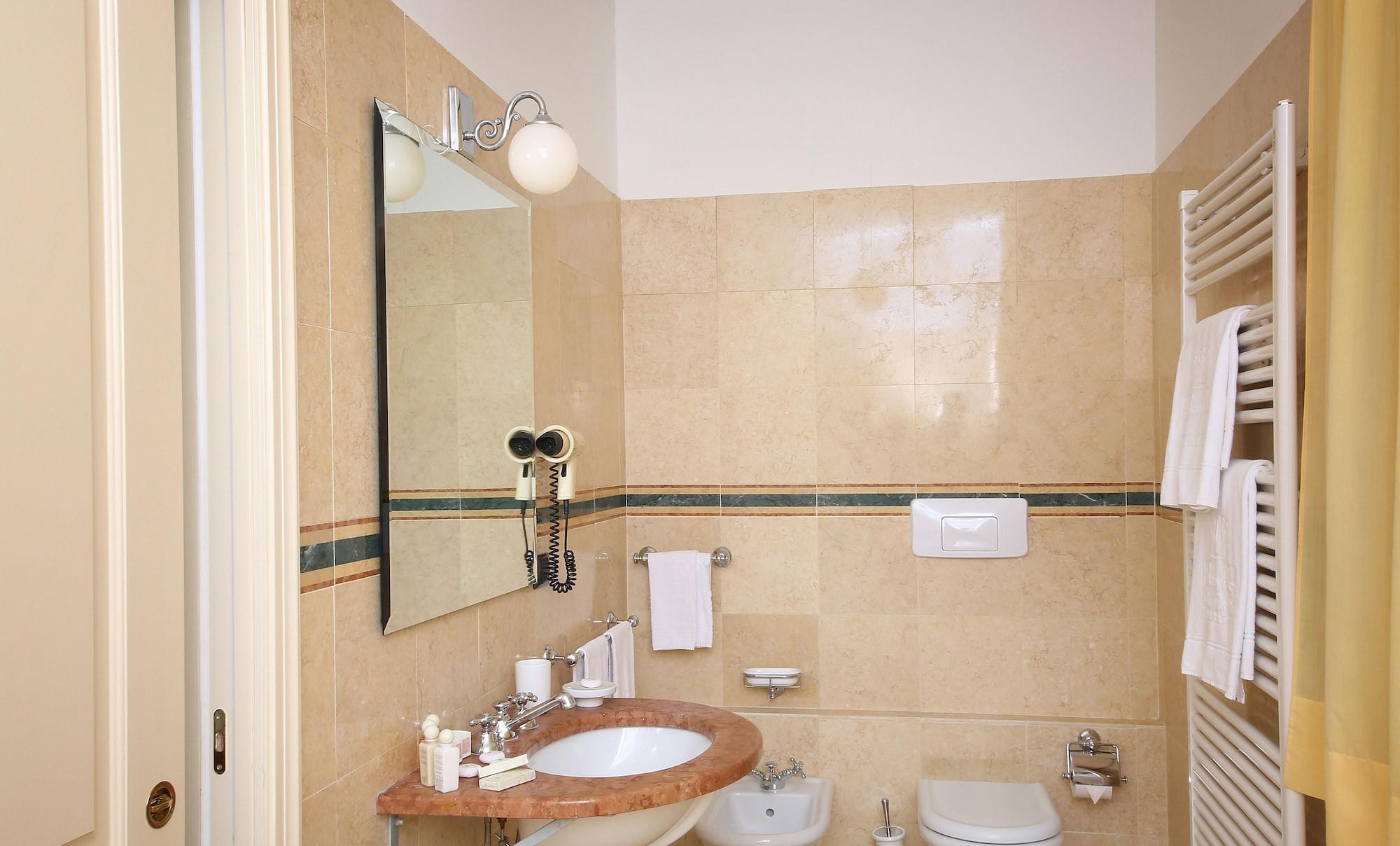 Villa Sofia Hotel Gardone Riviera Bagian luar foto