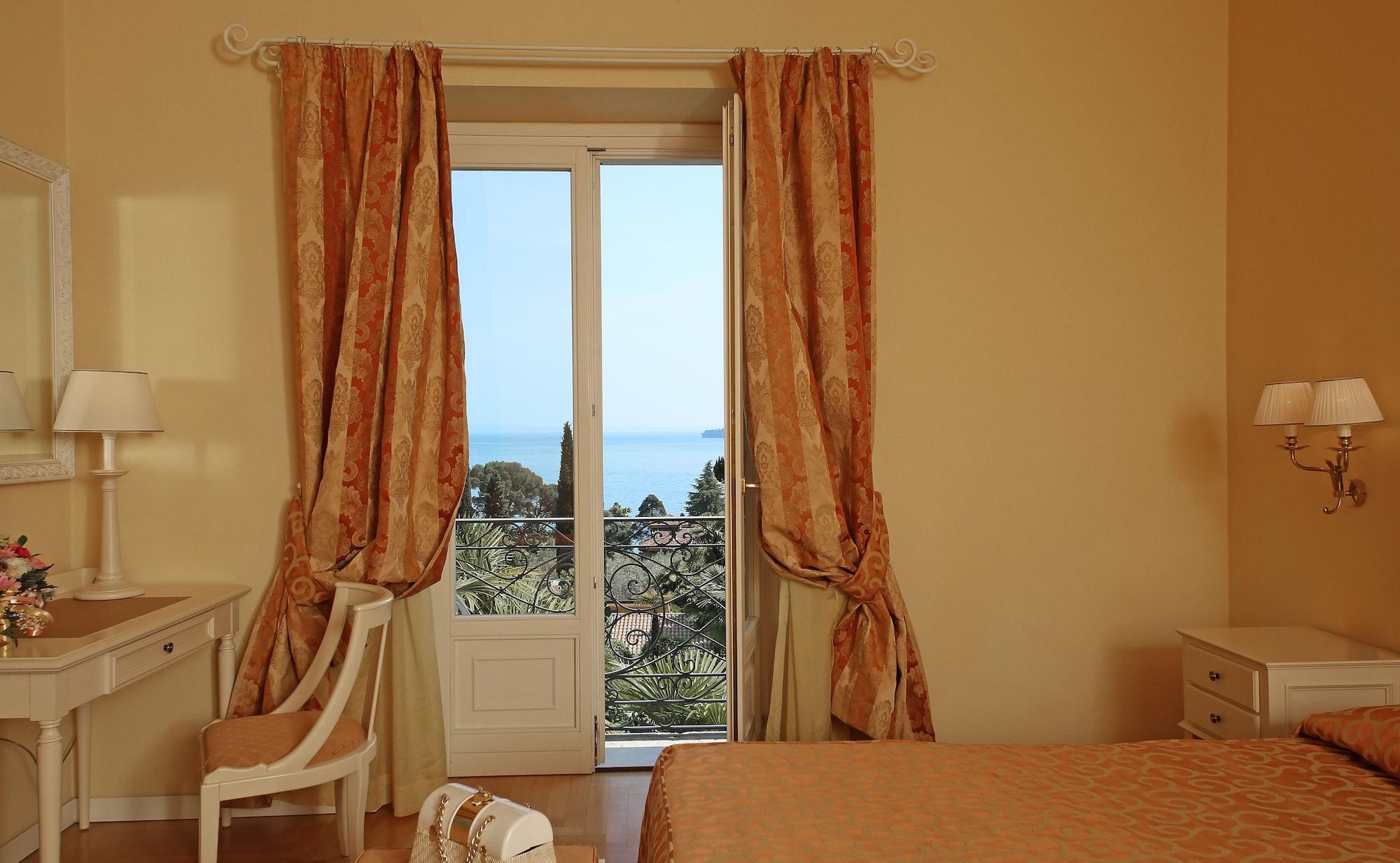 Villa Sofia Hotel Gardone Riviera Bagian luar foto